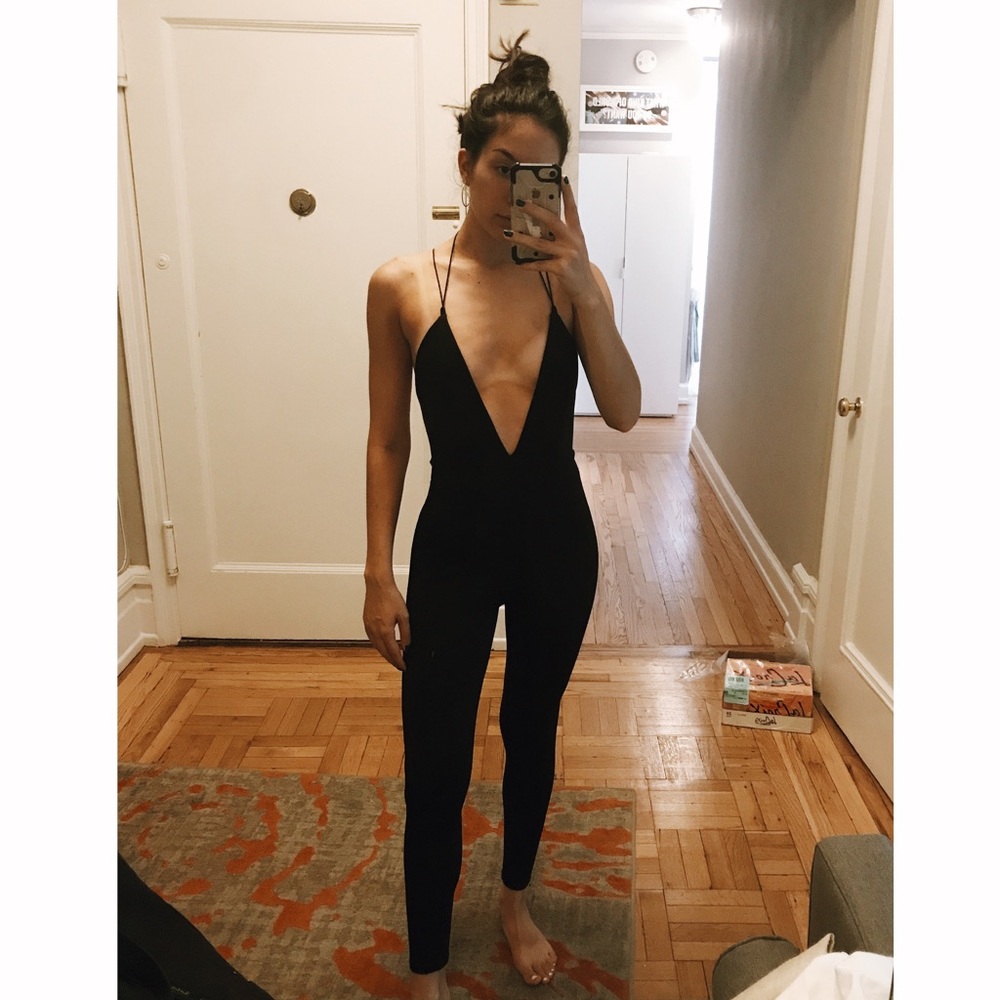 FITTED BLACK JUMPSUIT